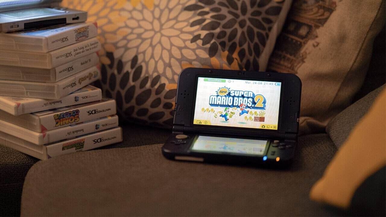 Anbernic propone dos portátiles duales inspiradas en Nintendo 2DS y 3DS con pantallas mejoradas