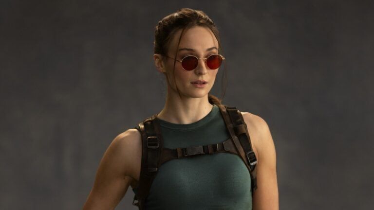 Sophie Turner mantiene su enfoque en Lara Croft y Tomb Raider, con visión a futuro