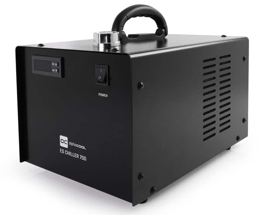 Alphacool ES Chiller 700: refrigeración por compresor de 700 W para servidores y estaciones de trabajo