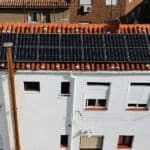 España alcanza un récord solar, pero la red no puede integrar toda la energía