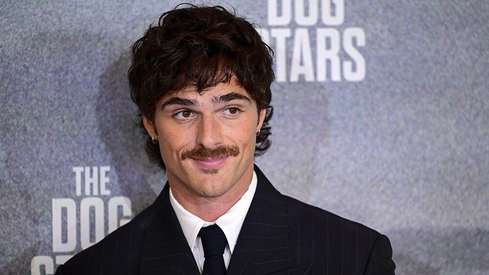 Jacob Elordi evita confirmar si ha hecho pruebas para James Bond durante el estreno de The Dog Stars