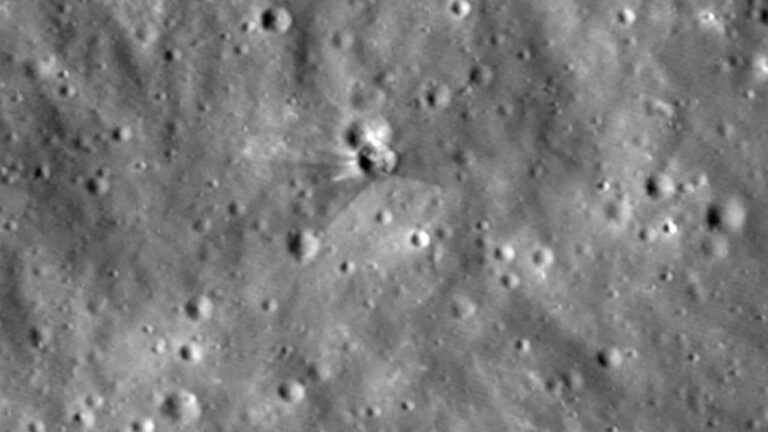 La NASA mide el cráter de 18 metros dejado por un Falcon 9 en la Luna