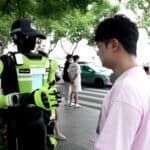 El robot T2 ya dirige el tráfico en Hangzhou y detecta infracciones