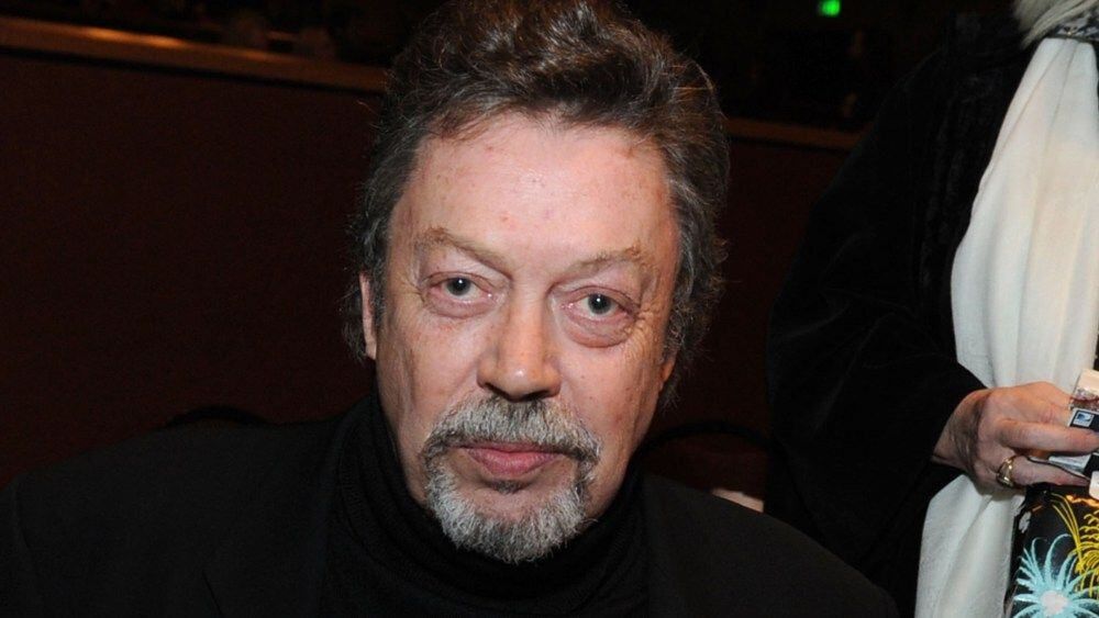 Tim Curry muere a los 80 años y recibe homenajes de sus compañeros