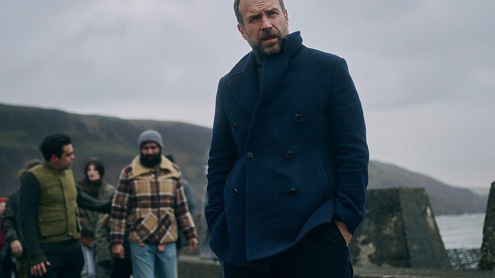 Under Salt Marsh tendrá una segunda temporada con Rafe Spall de nuevo como detective Eric Bull