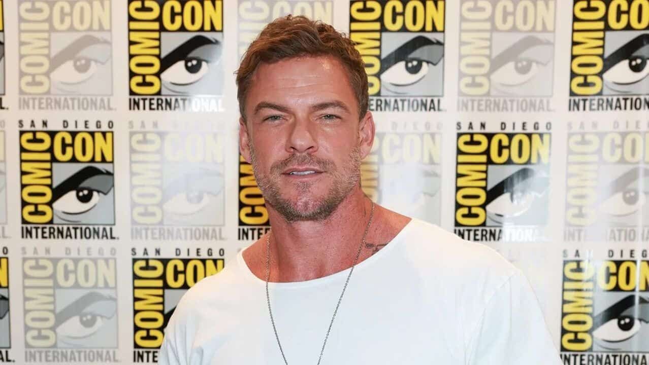 Alan Ritchson negocia para protagonizar la película de Helldivers