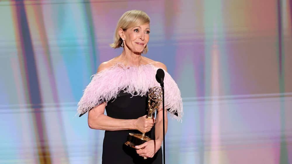 Allison Janney gana el Emmy a mejor actriz secundaria de drama y alcanza un récord histórico Allison Janney gana el Emmy a mejor actriz secundaria de drama y alcanza un récord histórico