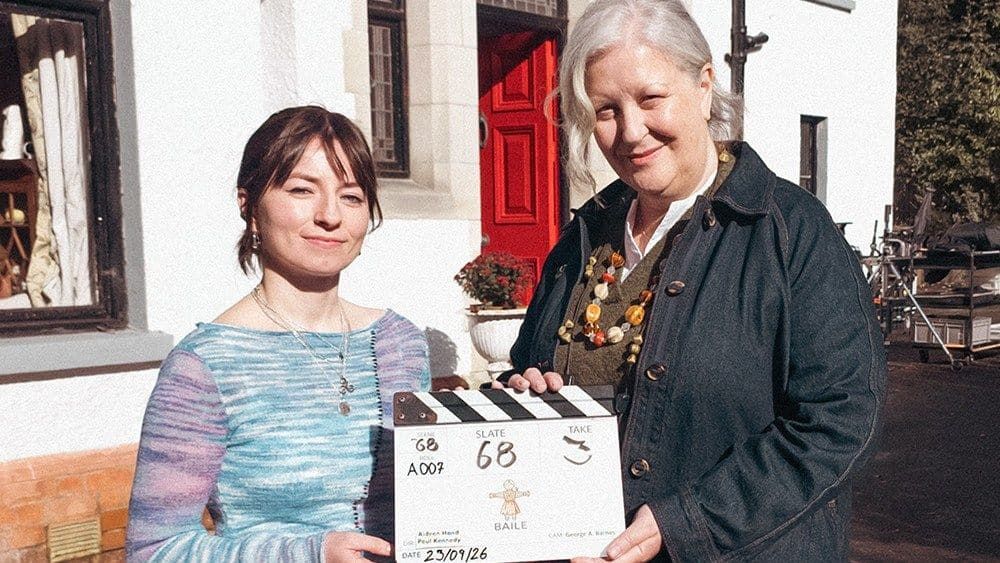 Baile inicia su producción como nueva comedia en irlandés con Marion O’Dwyer y Hazel Doupe