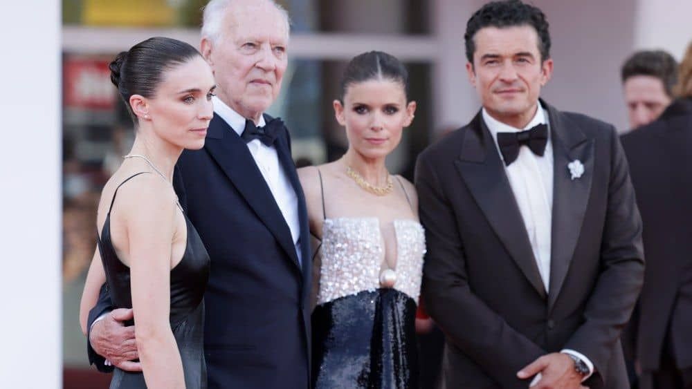 Werner Herzog presenta Bucking Fastard en San Sebastián con Orlando Bloom y las hermanas Mara Werner Herzog presenta Bucking Fastard en San Sebastián con Orlando Bloom y las hermanas Mara