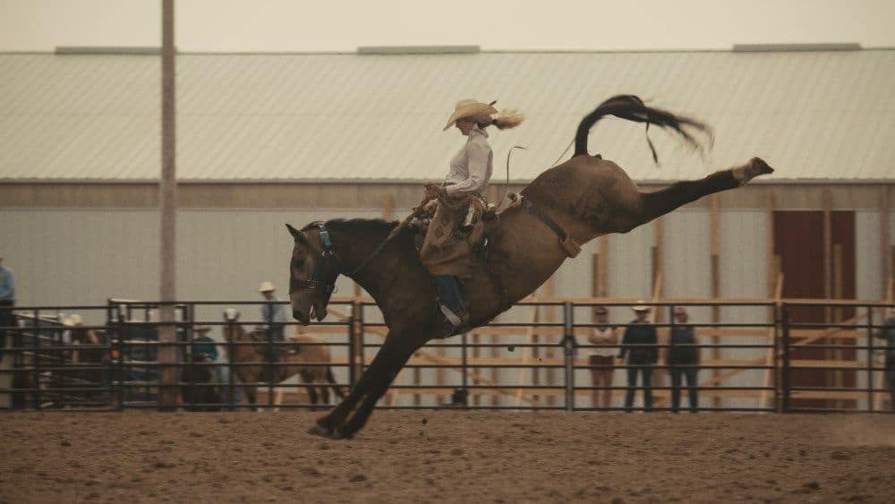 ‘Cheyenne’ pone el foco en las mujeres que desafían al rodeo a lomos de broncos