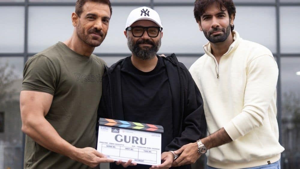 John Abraham inicia el rodaje de Guru, un thriller psicológico dirigido por Ribhu Dasgupta