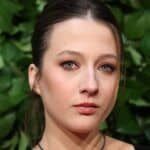 Sam Evenson llevará su corto viral Ignore It al cine con Lily Collias como protagonista