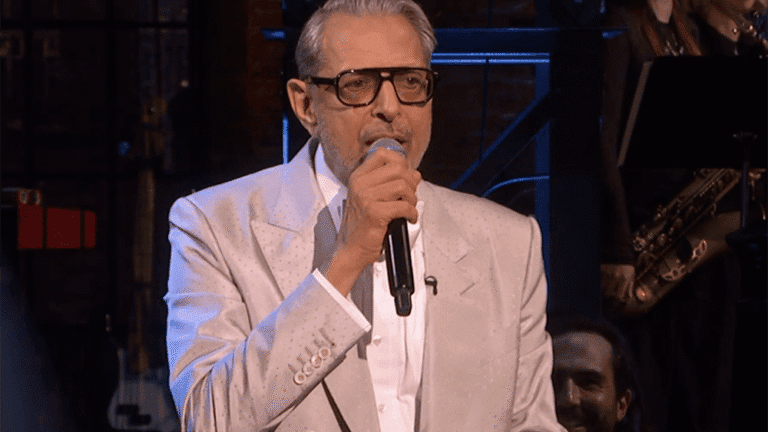 Jeff Goldblum abre la segunda temporada de SNL U.K. con un número de jazz