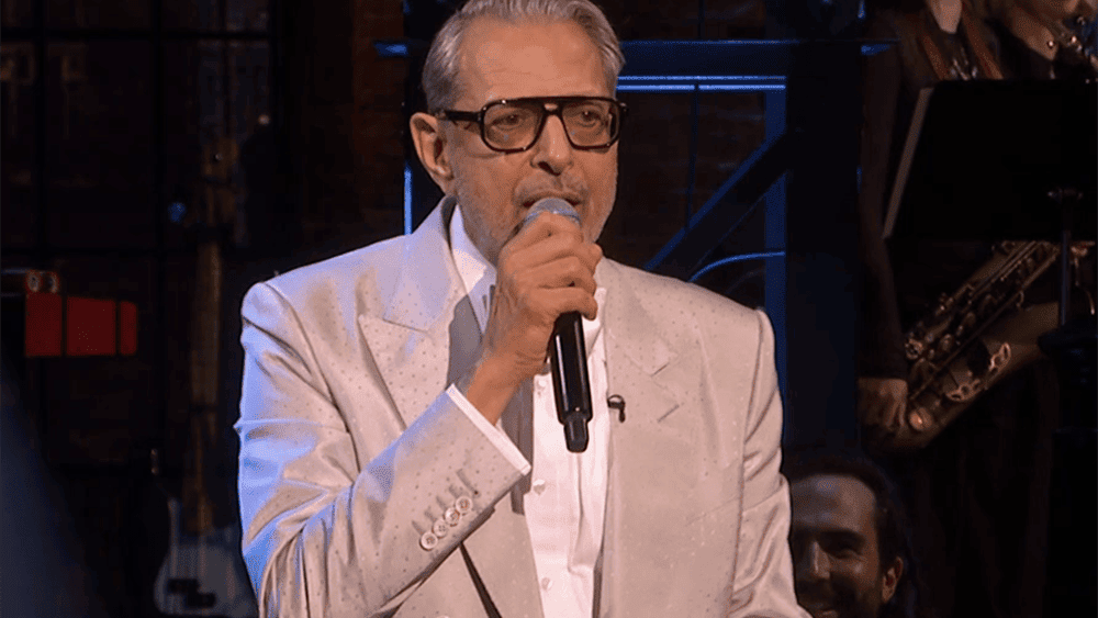 Jeff Goldblum abre la segunda temporada de SNL U.K. con un número de jazz