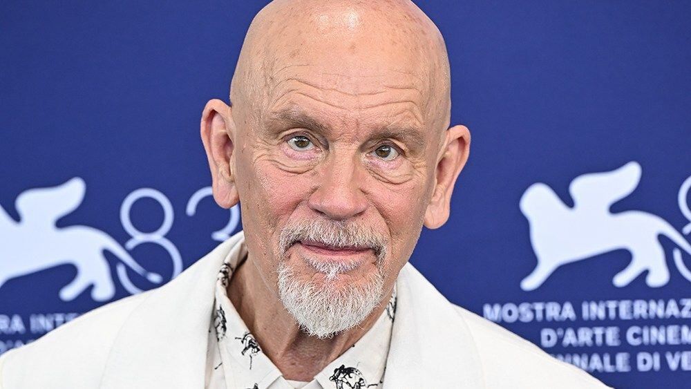 John Malkovich modera el entusiasmo por Wild Horse Nine antes de su estreno en Venecia