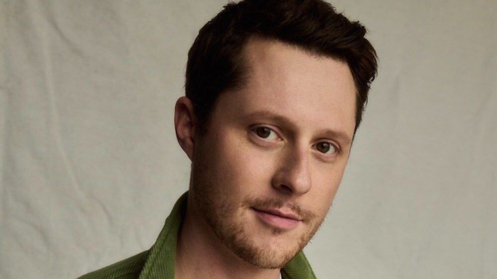Noah Reid se incorpora a Sheriff Country para probar un nuevo spin-off médico