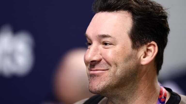 CBS Sports y Tony Romo acuerdan poner fin a su relación profesional