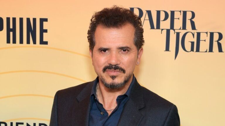 John Leguizamo pide a David Ellison que priorice el interés de Hollywood en la fusión de Paramount y Warner Bros.