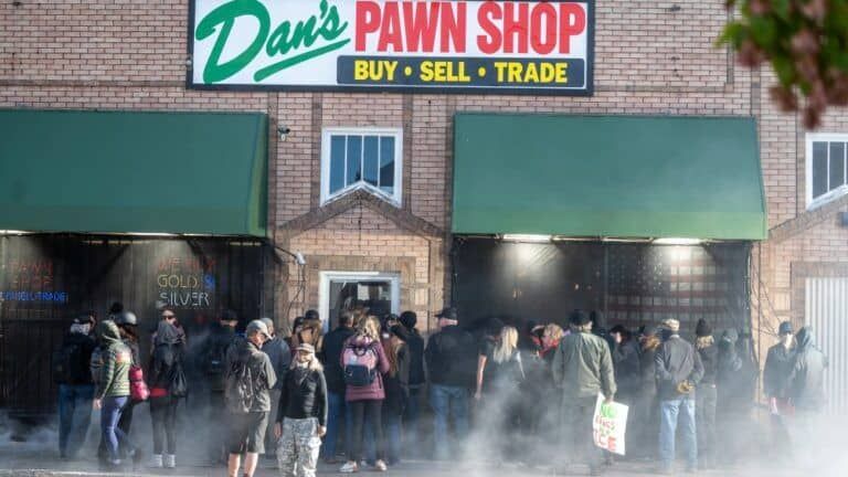 La producción de Pawn Shop se detiene temporalmente en Montana tras las protestas locales